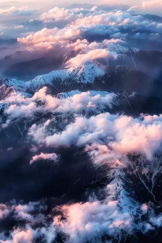 我们生活的星球之上，有无数令人不可思议的奇景 请慢慢欣赏吧！