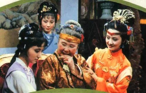 拍马屁的8个等级,看到第3个给跪了