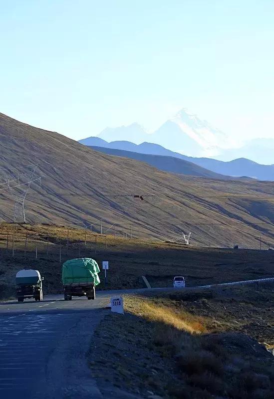 登上世界最高峰珠穆朗玛峰,究竟会看到什么?
