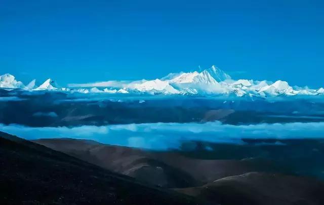 登上世界最高峰珠穆朗玛峰,究竟会看到什么?