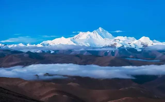 登上世界最高峰珠穆朗玛峰,究竟会看到什么?