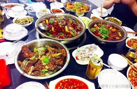 一位骨灰级吃货的总结：重庆全城100种美食推荐！够吃一年了！