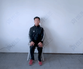 膝关节咔咔响？专家提醒：肌肉力量太弱！教你1套强化操，稳膝盖