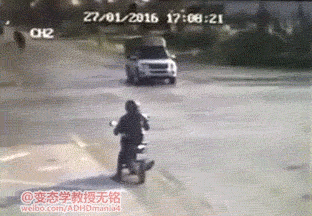 车祸动态图,别用生命挑战自己