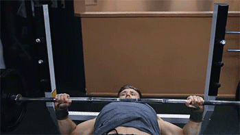 卧推这样练，胸肌自然来